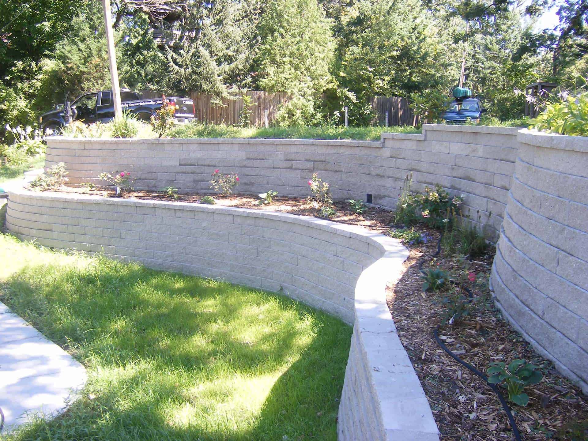 Choosing the Right Retaining Wall Material